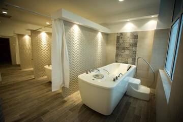 Фото номера Special Offer - BalneoTherapy -Double Отель Grand Hotel Minerva Resort &amp; SPA г. Бэиле-Еркулане 10