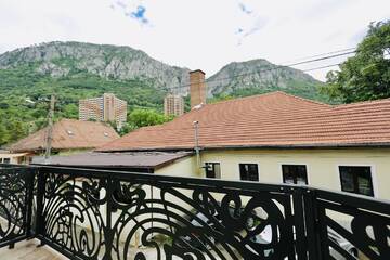 Фото номера Трехместный номер Гостевой дом Casa Golopența г. Бэиле-Еркулане 5