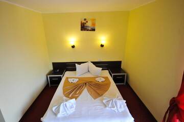 Фото номера Special Offer - Double or Twin Room with Christmas All Inclusive Курортные отели Diana Resort г. Бэиле-Еркулане 2