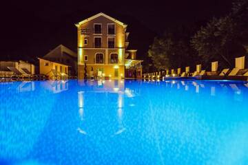Фото Отель Pensiunea JOJO Imperial Resort&amp;Spa г. Бэиле-Еркулане 1